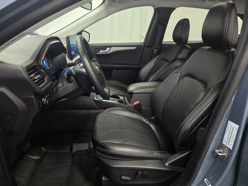 Used 2025 Ford Escape Platinum w/ Premium Technology Package image 13