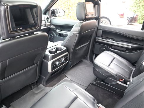 Used 2021 Ford Expedition XLT image 32
