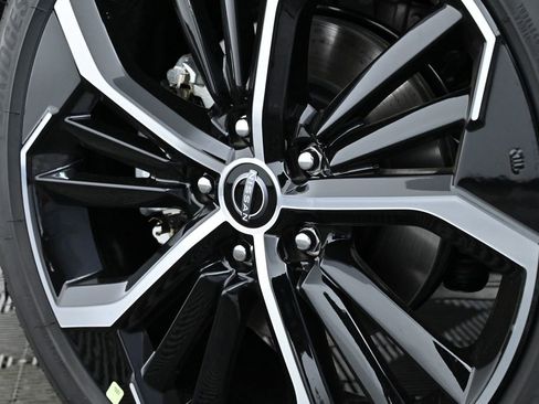 New 2025 Nissan Altima 2.5 SR w/ SR Premium Package image 27