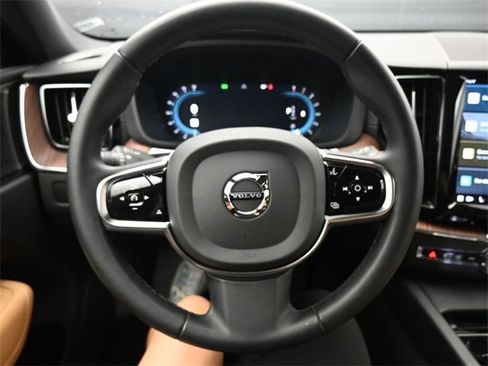 Used 2023 Volvo XC60 B5 Ultimate w/ Protection Package Premier image 24