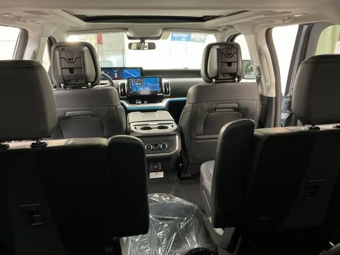 New 2027 Ford Expedition Platinum w/ Driver's Package AWD/4WD image 35