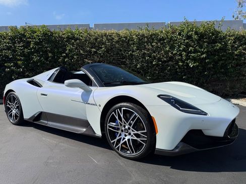 New 2023 Maserati MC20 Spyder image 1