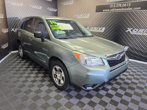 Used 2016 Subaru Forester 2.5i AWD/4WD image 5