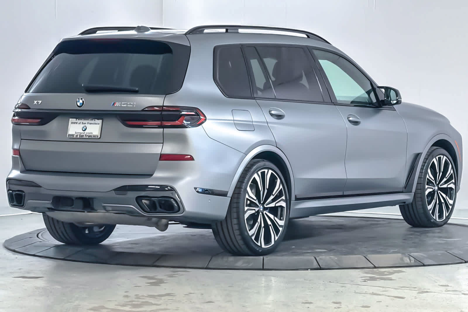 Used 2024 BMW X7 M60i w/ Executive Package AWD/4WD image 2