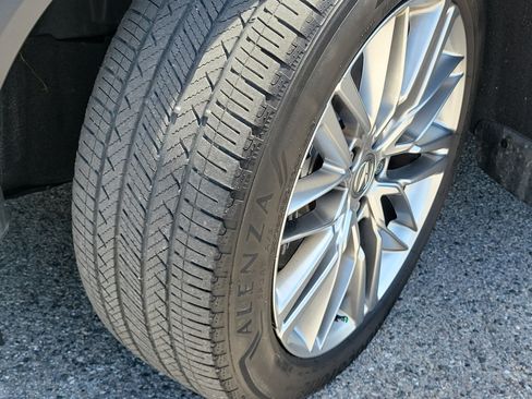Certified 2024 Acura MDX SH-AWD w/ Advance Package image 12
