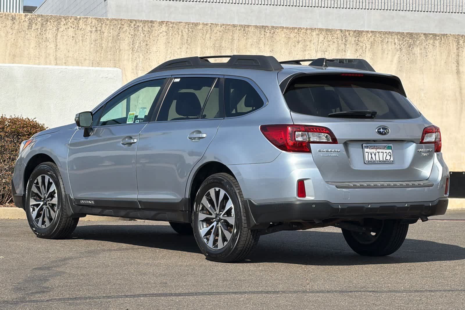 Used 2017 Subaru Outback 3.6R Limited AWD/4WD image 7