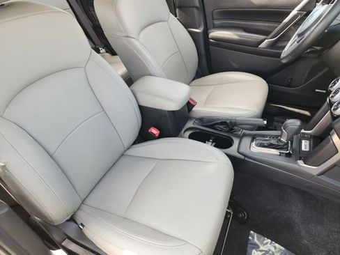Used 2018 Subaru Forester 2.5i Touring AWD/4WD image 10