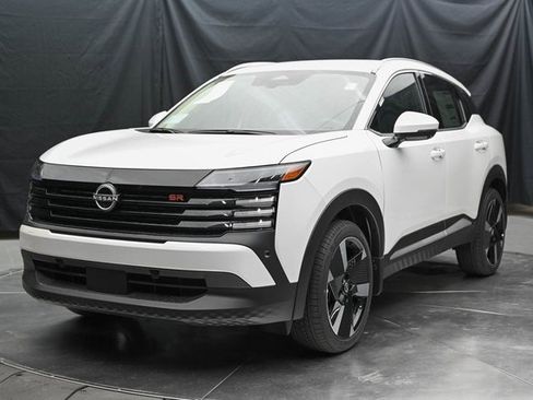 New 2025 Nissan Kicks SR image 6