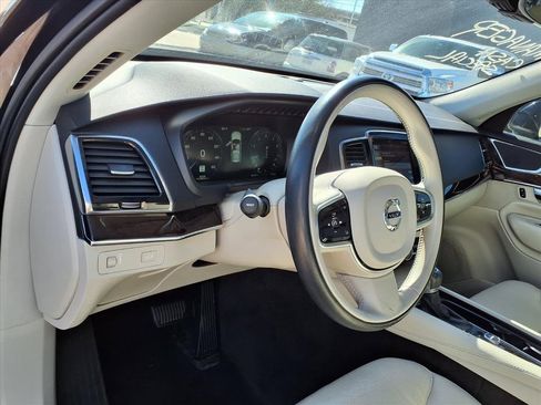 Used 2016 Volvo XC90 T6 Momentum w/ Momentum Plus Package image 13