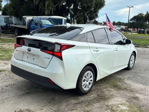 Used 2020 Toyota Prius LE FWD image 3