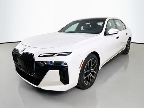 New 2026 BMW 760i xDrive AWD/4WD image 1