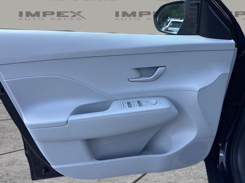 Used 2025 Hyundai Kona SEL FWD image 21