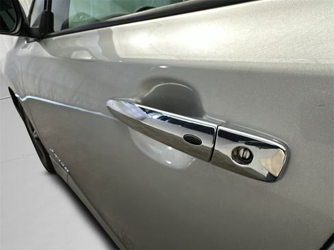 Used 2019 Nissan Leaf SV Plus w/ SV Plus Technology Package image 6