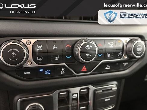 Used 2024 Jeep Wrangler Unlimited Sahara w/ Technology Group AWD/4WD image 13