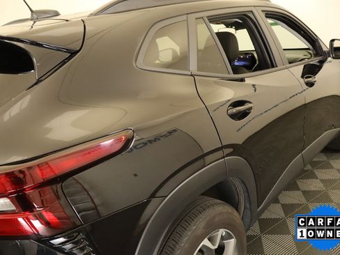 Used 2025 Chevrolet Trax LT FWD image 7