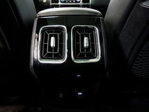 Used 2023 Kia Sorento SX image 12