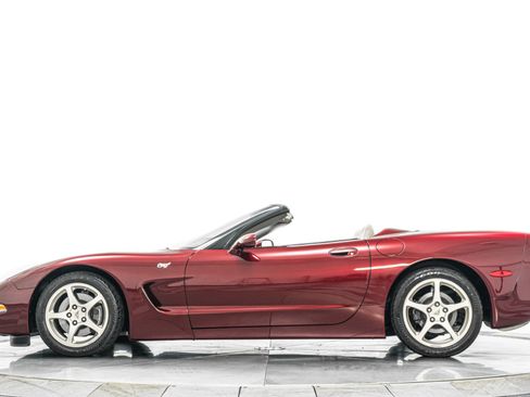 Used 2003 Chevrolet Corvette Convertible w/ Preferred Equipment Group1 RWD image 6
