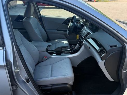 Used 2016 Honda Accord LX image 15