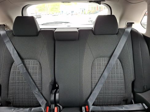 Certified 2023 Honda HR-V LX image 19