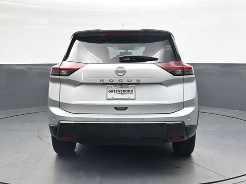 Used 2025 Nissan Rogue SV FWD image 7