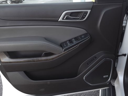 Used 2019 GMC Yukon XL Denali w/ Open Road Package image 28