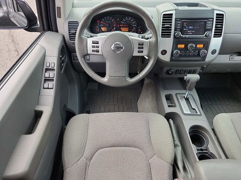 Used 2018 Nissan Frontier SV w/ Value Truck Package AWD/4WD image 11