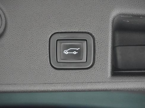 Used 2023 Chevrolet Equinox RS w/ RS Leather Package image 7