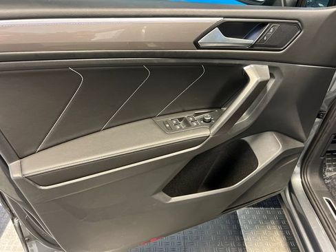 Certified 2023 Volkswagen Tiguan SE R-Line FWD image 7