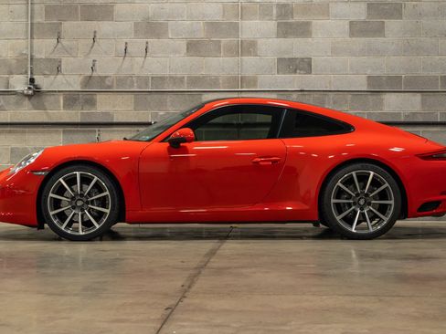 Used 2018 Porsche 911 Carrera RWD image 4