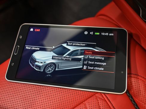 Used 2022 BMW ALPINA B7 xDrive w/ Luxury Rear Seating Package image 39