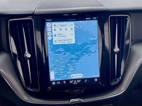 Used 2023 Volvo XC60 B5 Core image 5