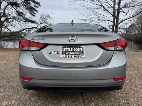 Used 2015 Hyundai Elantra SE image 6