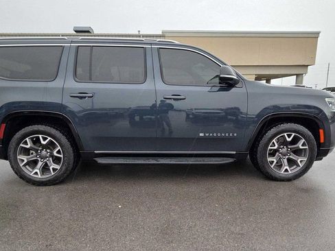 Used 2023 Jeep Wagoneer Series III w/ Preferred Equipment Group image 4