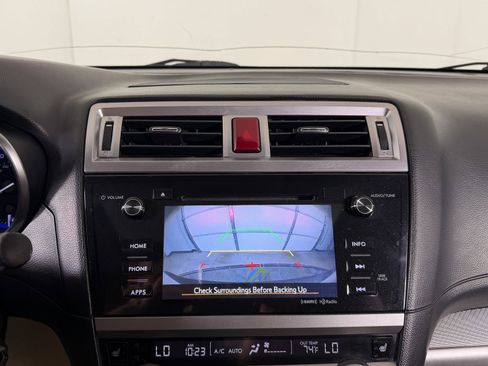 Used 2017 Subaru Outback 2.5i Premium image 13