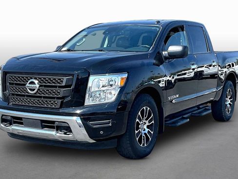 Used 2021 Nissan Titan SV w/ SV Convenience Package image 1