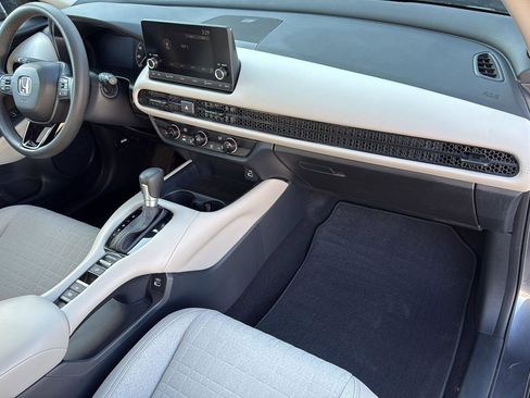 Used 2023 Honda HR-V LX image 31