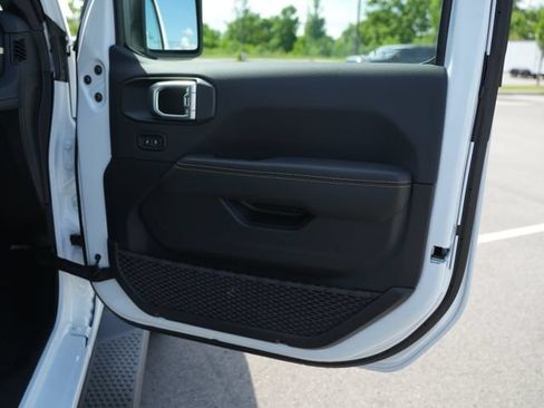 New 2026 Jeep Wrangler Unlimited Sahara AWD/4WD image 19
