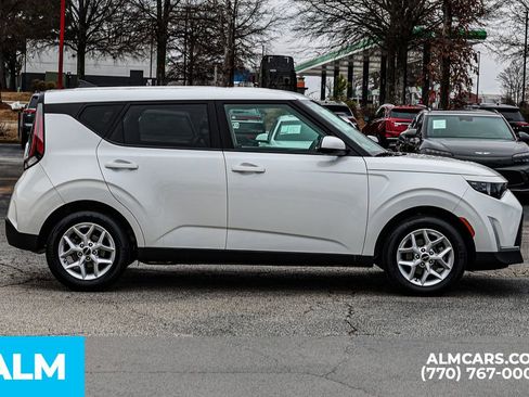 Used 2025 Kia Soul LX w/ LX Technology Package image 10