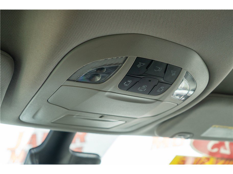 Used 2023 Chrysler Pacifica Touring-L FWD image 18