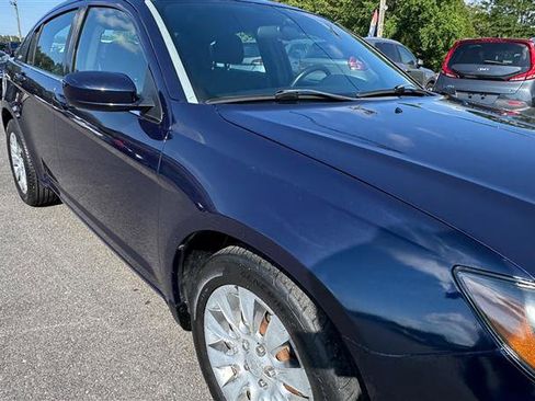 Used 2014 Chrysler 200 LX FWD image 17