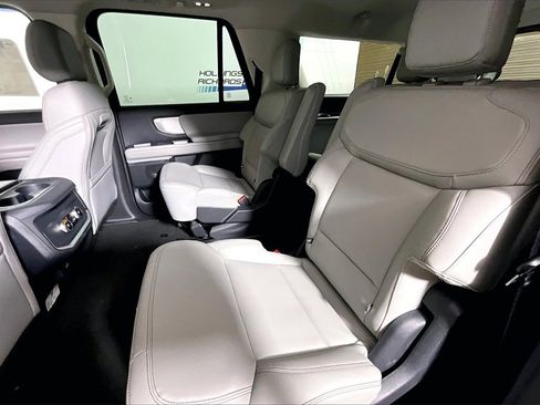 New 2025 Ford Expedition Max Active image 10