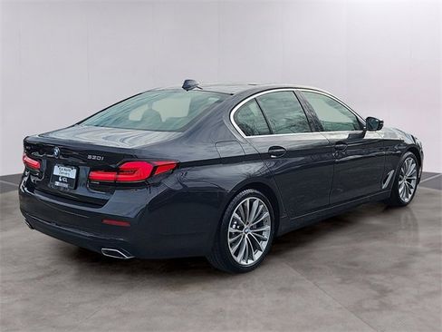 Used 2022 BMW 530i xDrive w/ Premium Package image 4