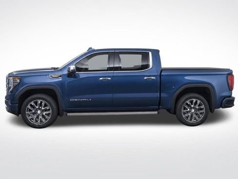 Used 2025 GMC Sierra 1500 Denali AWD/4WD image 3
