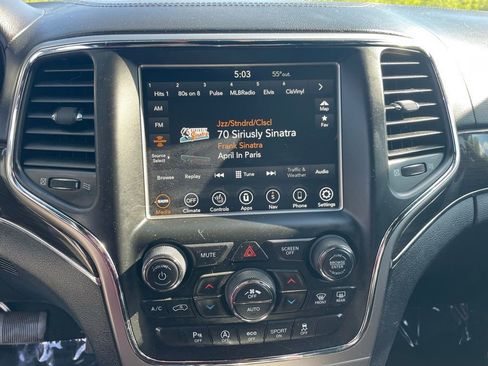 Used 2018 Jeep Grand Cherokee Overland image 27