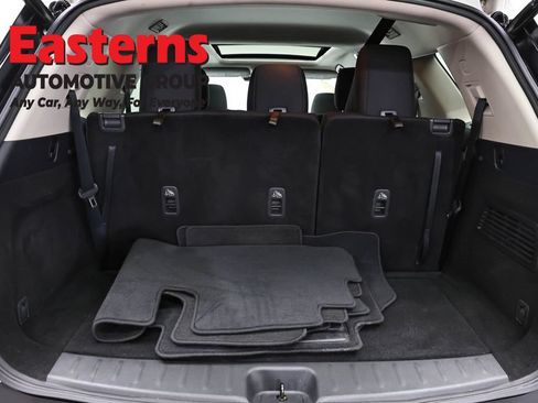 Used 2023 Nissan Pathfinder SV w/ SV Premium Package AWD/4WD image 9
