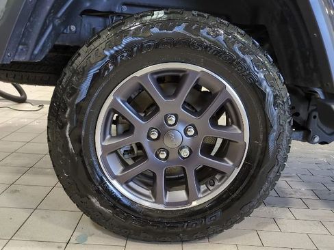 Used 2022 Jeep Gladiator Overland w/ Popular Equipment Package AWD/4WD image 26