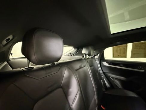 Used 2024 Porsche Cayenne Coupe AWD/4WD image 29