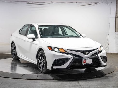 Certified 2022 Toyota Camry SE FWD image 6