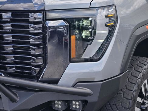 Used 2024 GMC Sierra 2500 Denali Ultimate AWD/4WD image 10