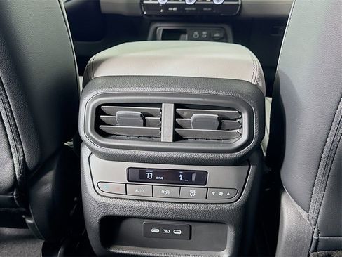 New 2025 Honda Pilot EX-L image 34